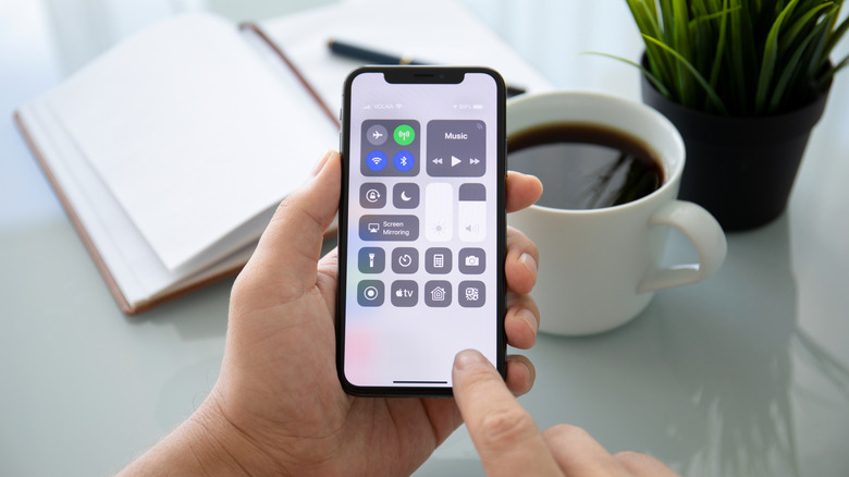 How to AirPlay from iPhone or MacBook to Your TV