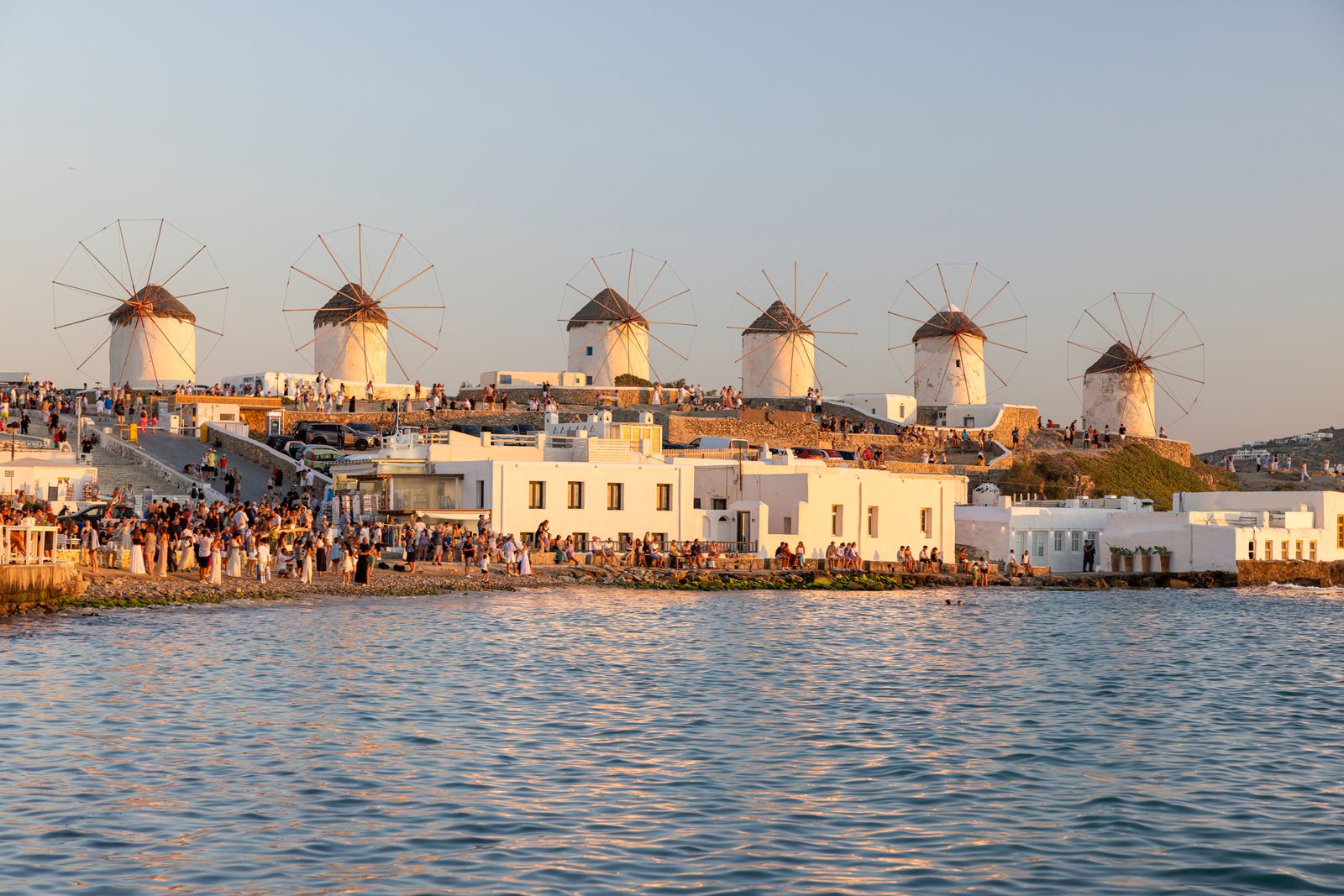 How to Party Like a Local in Mykonos: Insider Tips for an Unforgettable Experience