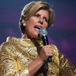 Suze Orman Says AI Could Force You Out of Your Job Before 65, and Retiring Early Costs You Each Year