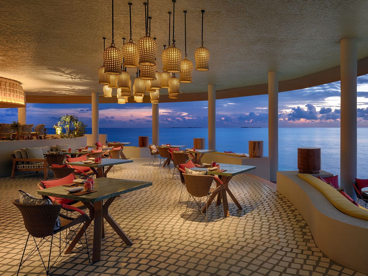 The Maldives: A Paradise of Luxury Resorts and Unparalleled Natural Beauty