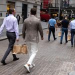 US Stock Market Futures Waver Ahead of Retail Earnings and Key Economic Indicators