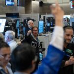 US Stocks Bounce Back Despite Bond Market Pressure