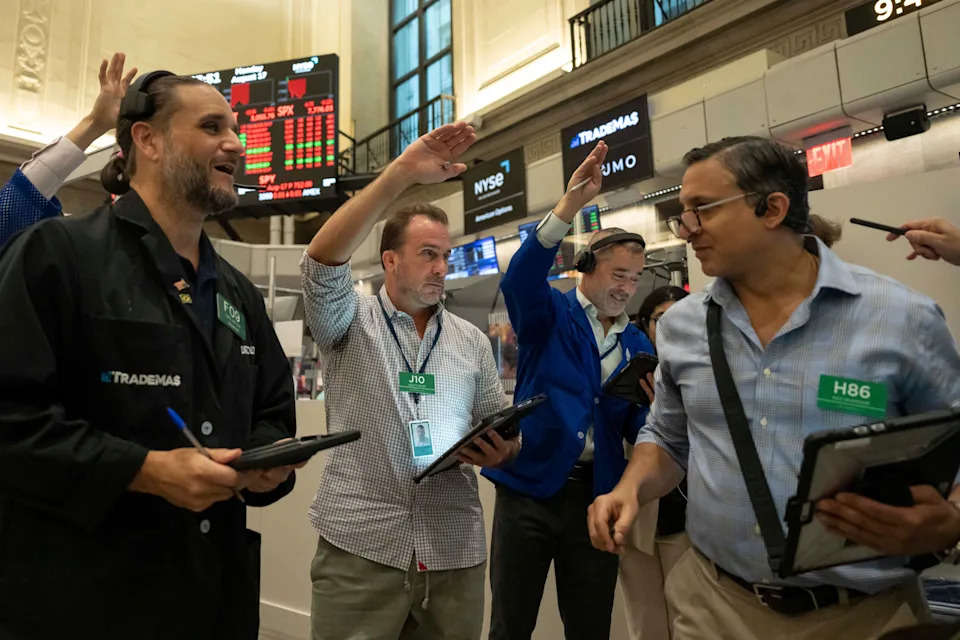 US Stocks Bounce Back Despite Bond Market Pressure